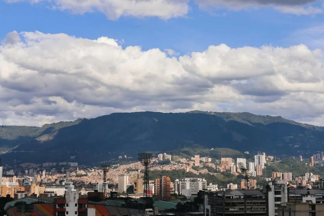 Tranquil Stadio Suite Rosa Negra Medellin 0*,