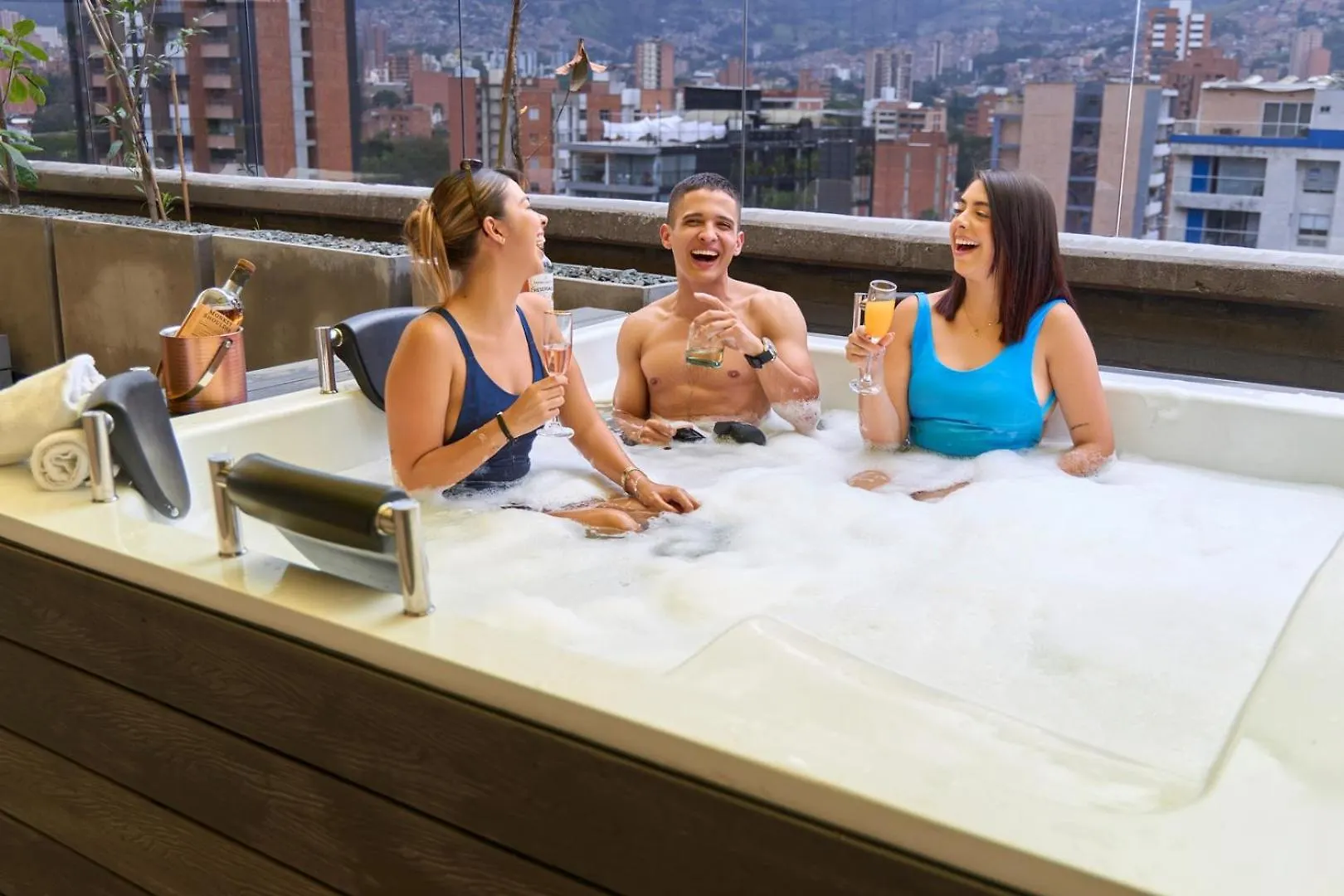 Tranquil Stadio Suite Rosa Negra Medellin 0*,